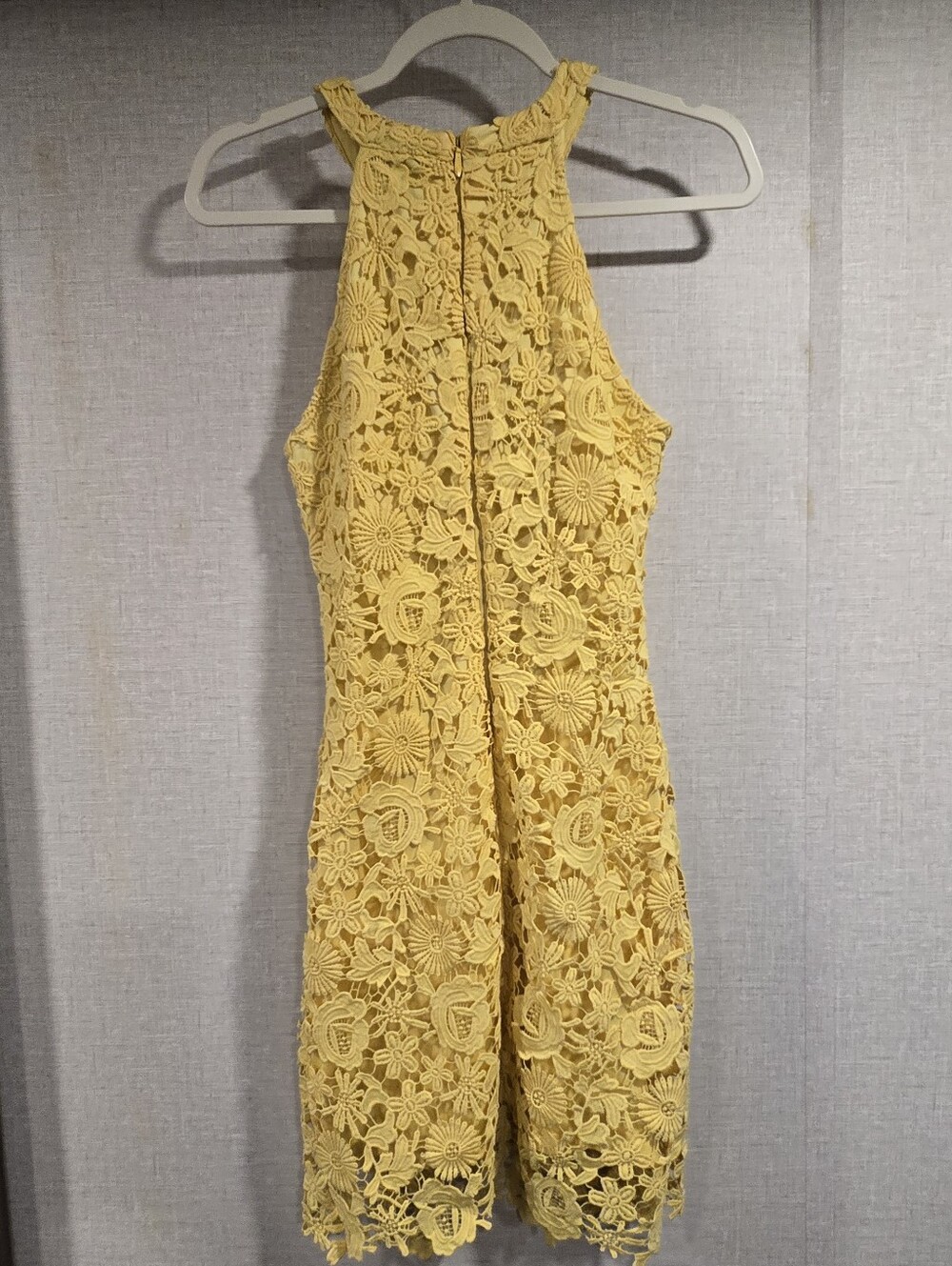 Lulus Yellow Floral Lace Halter Midi Dress Size Small Crochet Lace Fit & Flare - Picture 7 of 9